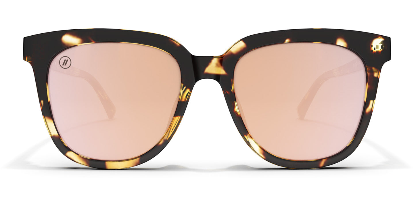 Alternative view of Wildcat Love